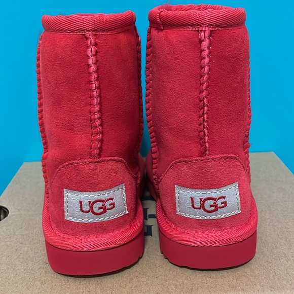 UGG NWT, baby girl size 7 red classic UGG boots. - Picture 6 of 10